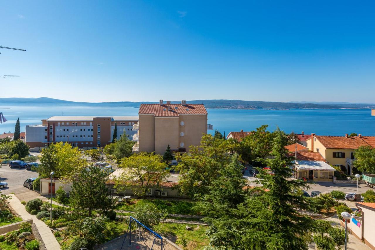 Apolic Lägenhet Crikvenica Exteriör bild